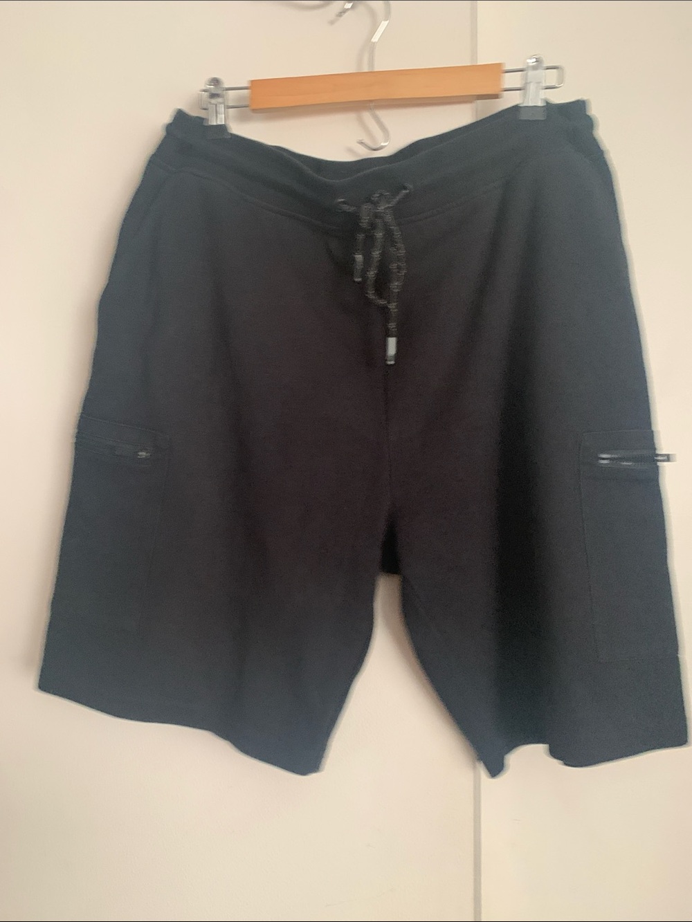 Men's Black Athletic Drawstring Cargo Shorts with Zip Pockets